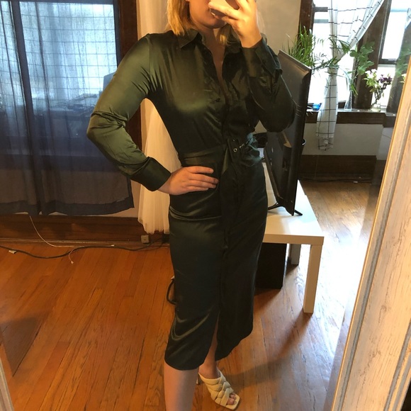 New beautiful button up dress with belt - Picture 11 of 12